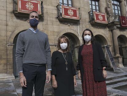 De izquierda a derecha, Javier García Fernández, Pilar Martínez Suárez y Verónica Real Martínez, el jueves en Oviedo.