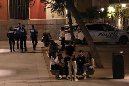 policías nacionales se suman al dispositivo extraordinario antibotellones