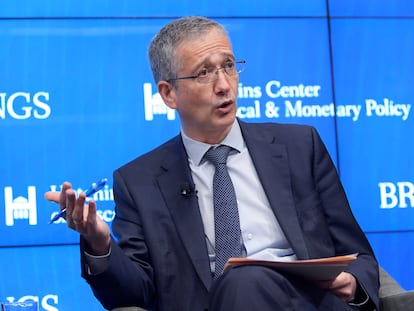 El gobernador del Banco de España, Pablo Hernández de Cos, habla durante un evento organizado el pasado 10 de abril por la Institución Brookings en Washington (EEUU).
