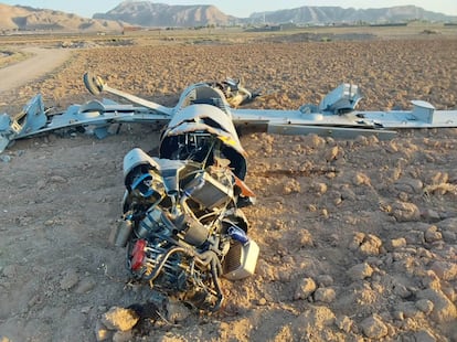 Dron israelí derribado en Isfahán, en Irán, el pasado miércoles.