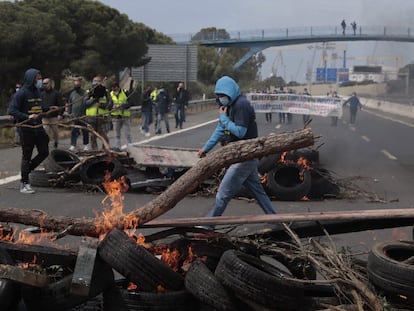 Manifestantes de Airbus de la bahía de Cádiz, en abril.