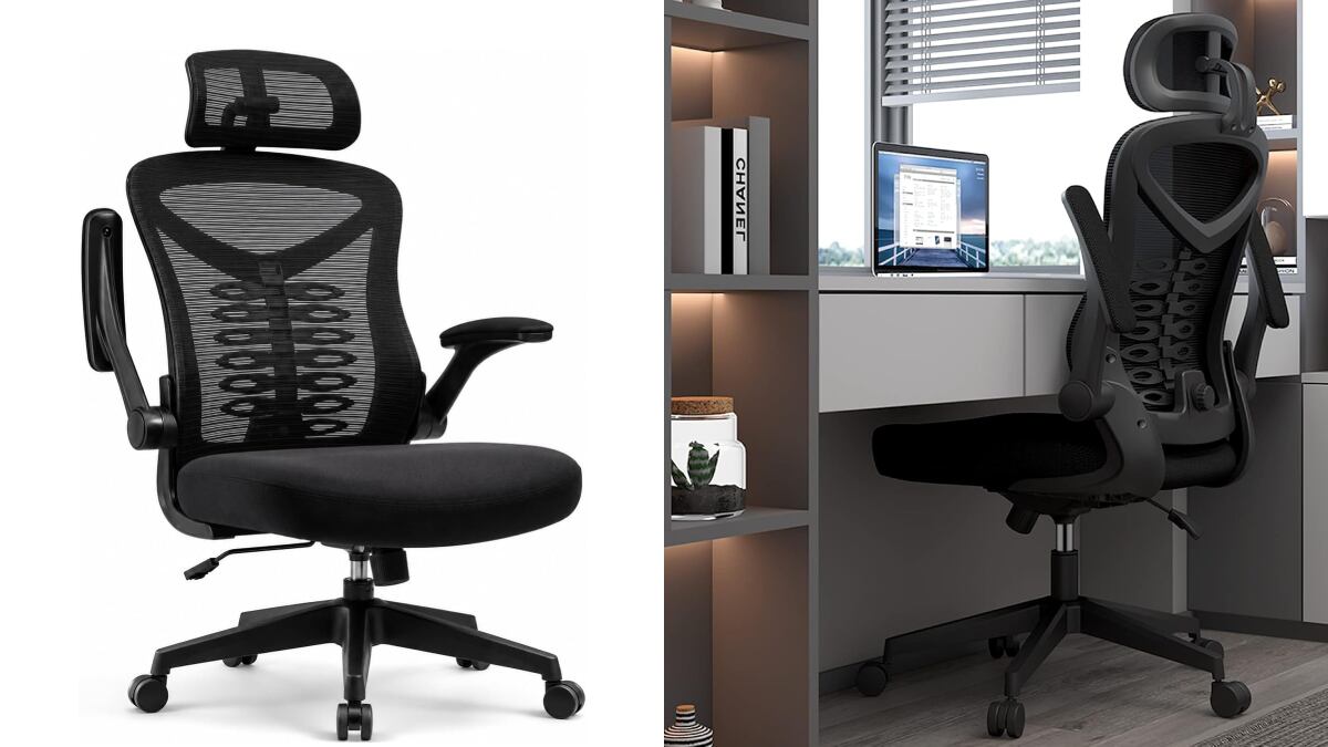 Silla de escritorio con reposabrazos abatibles.