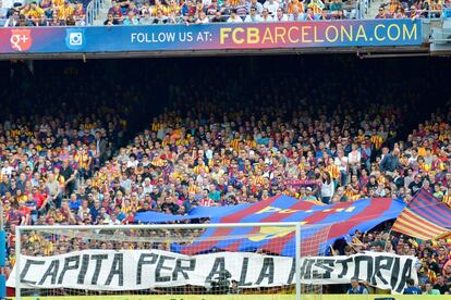 Homenaje a Puyol de la afición del Barça