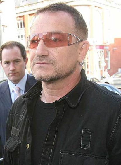 El cantante de U2, Bono.