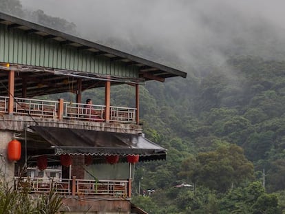 Mirador en el Maokong, donde la selva se mezcla con las plantaciones de té.