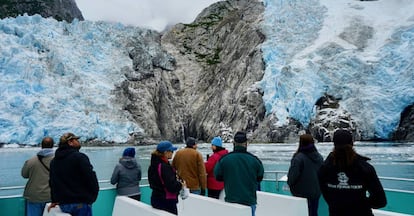 Crucero por los fiordos de la costa Kenai.