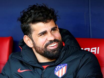 Diego Costa, en el banquillo del Atlético, en un partido del pasado mes de marzo.