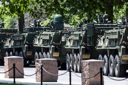 Blindados Strykers, estacionados este martes en el parque West Potomac, en Washington.