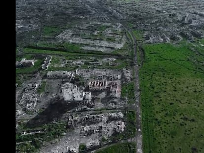 Vista aérea de la devastada ciudad de Marinka, en la provincia de Donetsk, este viernes.