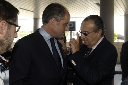 Francisco Camps y Carlos Fabra, en la presentación del servicio de partos naturales del hospital de la Plana de Villarreal.