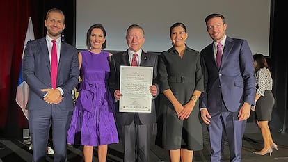 La SCJN y el Consejo de la Judicatura Federal recibieron el Premio Interamericano a las Buenas Prácticas para el Liderazgo de las Mujeres en el marco de la Cumbre de las Américas.
