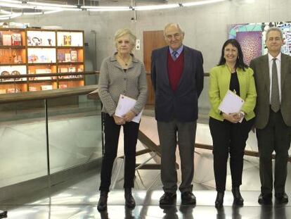 De izquierda a derecha, Victoria Camps, fil&oacute;sofa; Jos&eacute; Antonio Marina, fil&oacute;sofo, escritor y pedagogo; Elisa Dur&aacute;n, directora general adjunta de la Fundaci&oacute;n La Caixa; Jos&eacute; Luis Pardo, catedr&aacute;tico de Filosof&iacute;a; Francisco Calvo Serraller, catedr&aacute;tico de Historia del Arte, y Mercedes Basso, directora general de la Fundaci&oacute;n Arte y Mecenazgo. 