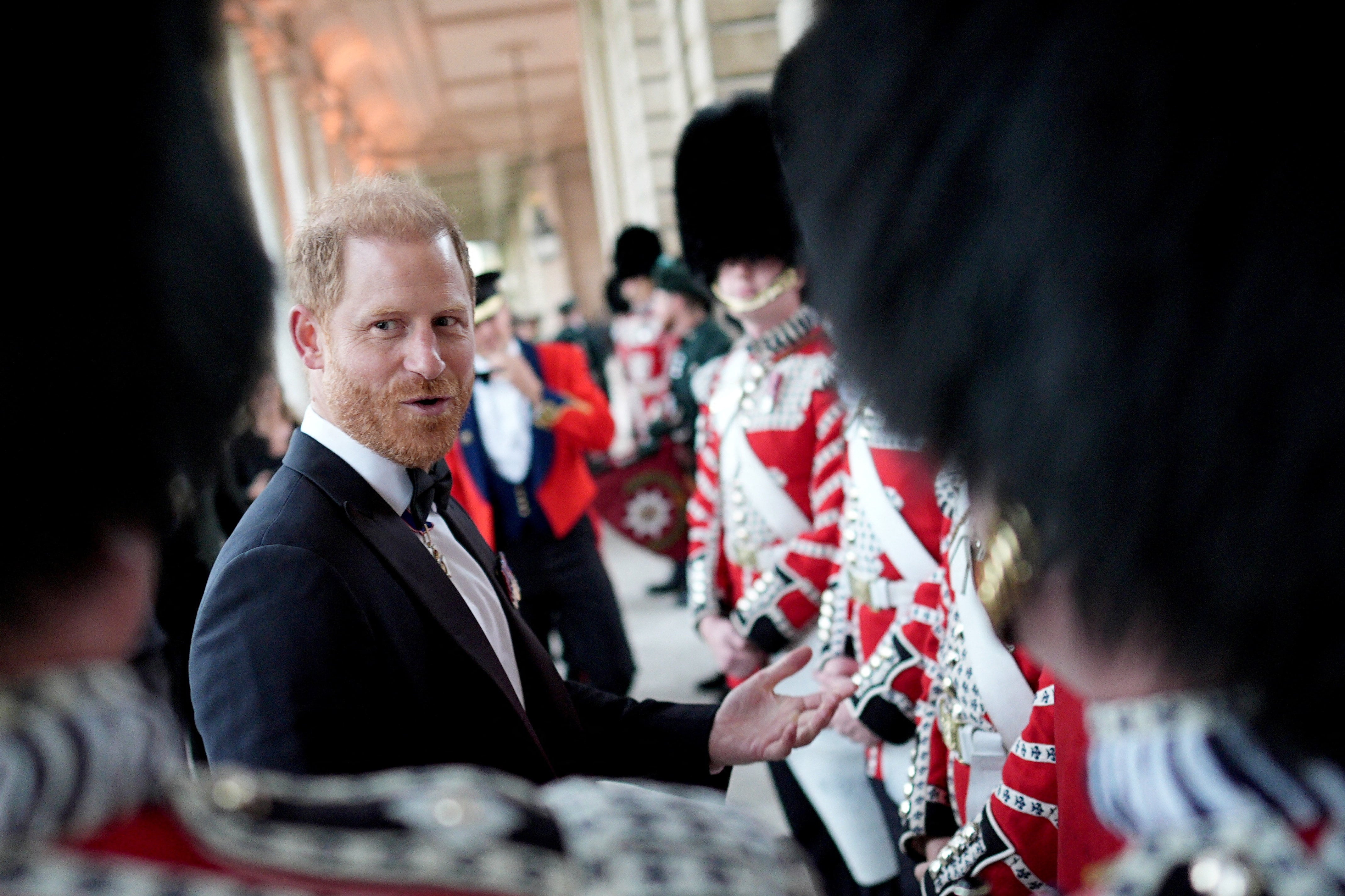 Enrique de Inglaterra protagoniza su primera aparición pública en el Reino Unido en plena tensión familiar por el libro sobre Diana de Gales de Charles Spencer