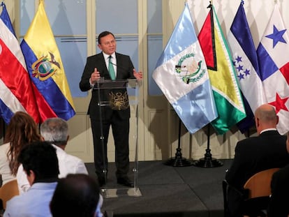 El ministro de Relaciones Exteriores de Perú, Néstor Popolizio, tras la reunión del Grupo de Lima.