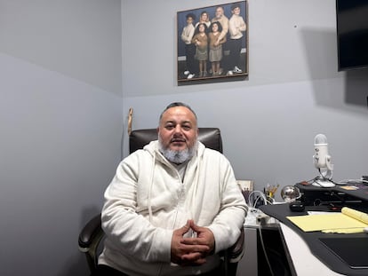 Sergio Amezcua en su iglesia Dios Habla Hoy, en Minneapolis, el 25 de enero.