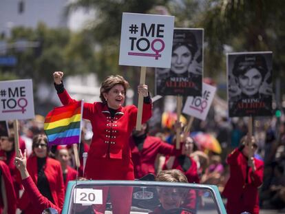 La abogada feminista Gloria Allred, en el desfile gay de Los Ángeles el pasado mes de junio.