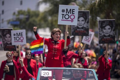 La abogada feminista Gloria Allred, en el desfile gay de Los Ángeles el pasado mes de junio.