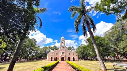 San Ignacio Guazú, a 233 kilómetros al sur de Asunción.