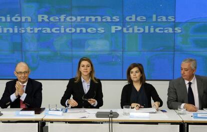 Crist&oacute;bal Montoro, Dolores de Cospedal, Soraya S&aacute;enz de Santamar&iacute;a y Javier Arenas, en la reuni&oacute;n mantenida esta ma&ntilde;ana. 