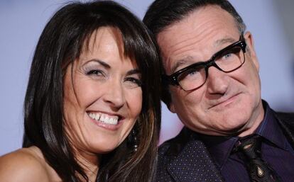 Robin Williams y Susan Schneider en el estreno mundial de 'Papás a la fuerza' en noviembre de 2009.