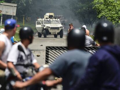 Protestas opositoras, el domingo en la ciudad de Valencia (Venezuela).