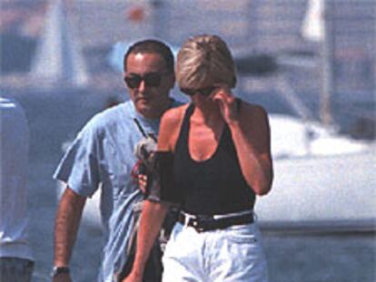 Diana y Dodi, en Saint-Tropez, pocos días antes de su muerte.