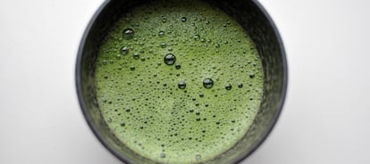 Una taza de matcha tradicional