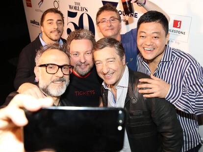 Al fondo, Jordi Roca y, a la derecha, Aduriz. En primera fila, de izquierda a derecha: Massimo Bottura, Albert Adrià, Joan Roca y Yoshihiro Narisawa. Algunos de los chefs que ya están en Australia.