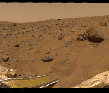 Vista de la superficie de Marte enviada por la sonda Mars Pathfinder.
