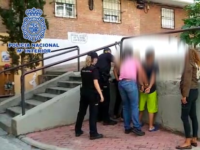 Detención de unos de los tres presuntos agresores del joven en Moncloa.