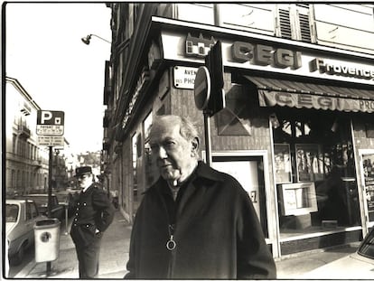 El escritor Graham Greene en Niza, en una foto sin fechar.