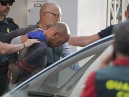 Thomas Handrick ha sido imputado por dos delitos de asesinato u homicidio y otro de tentativa de asesinato u homicidio por el hijo que logró escapar. Se ha negado a declarar