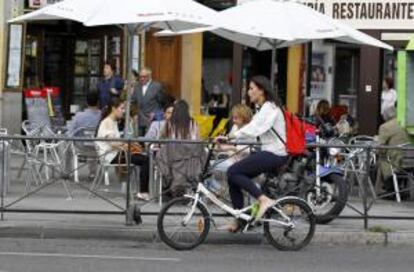 Madrid contará desde el próximo mes de mayo con un sistema público de alquiler de bicicletas denominado BiciMAD. EFE/Archivo