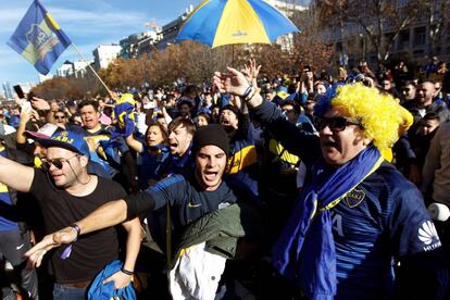 Aficionados de Boca Juniors en la 'fan zone' este domingo en Madrid. 