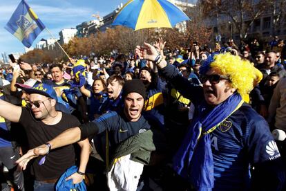 Aficionados de Boca Juniors en la 'fan zone' este domingo en Madrid.