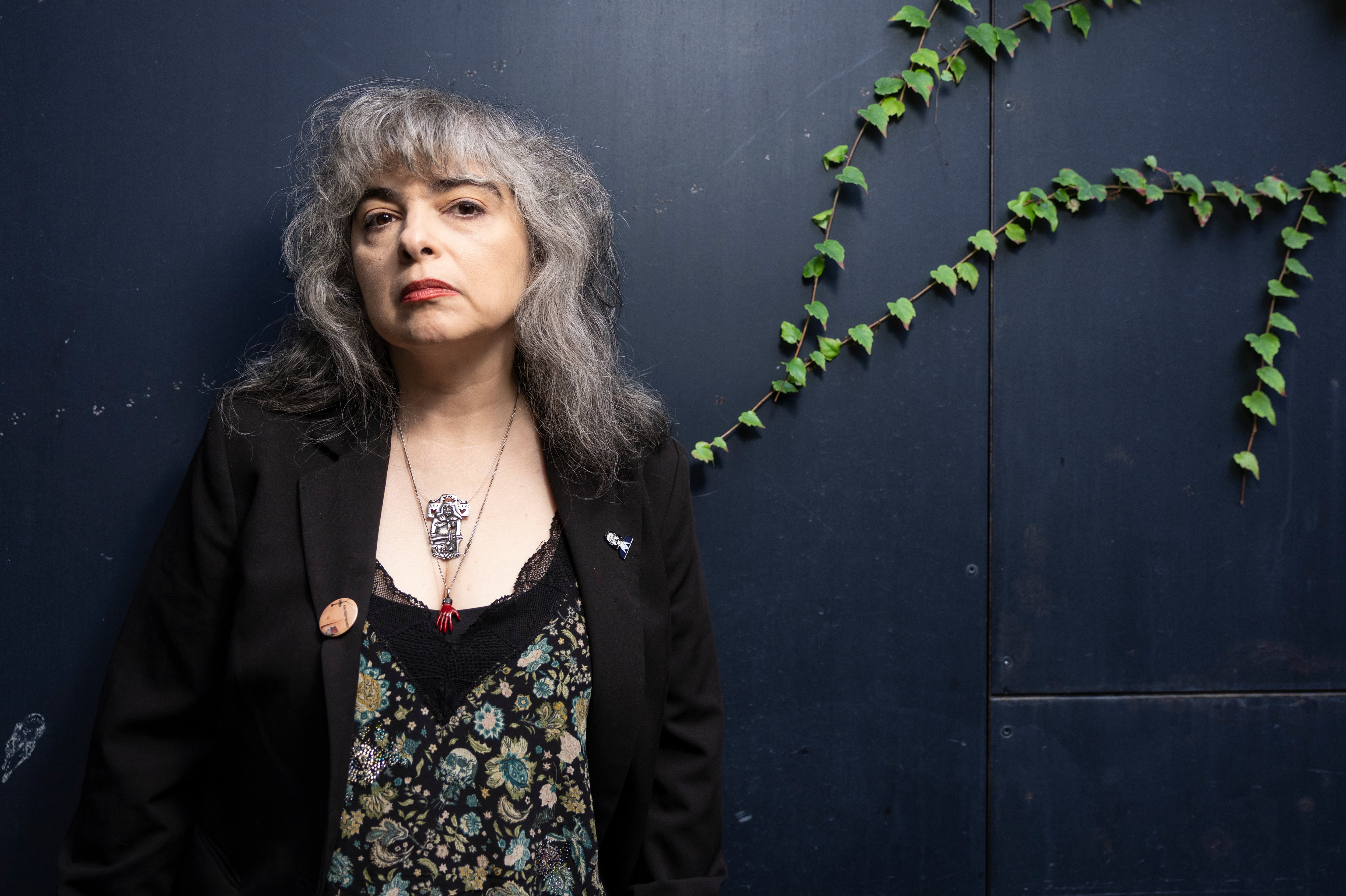 Mariana Enriquez, escritora: “El vampiro hoy come dátiles y la bruja está con el sérum”