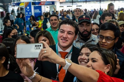 Samuel García en la Feria Internacional del Libro de Guadalajara, el 25 de noviembre.