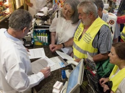 Protesta en Barcelona contra el &#039;euro por receta&#039; impuesto en Catalu&ntilde;a.