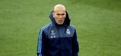 Zidane durante el entrenamiento del Madrid. 