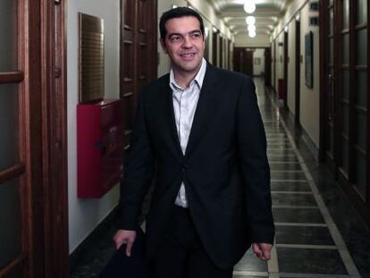 Tsipras a l'arribada de la reunió ministerial d'avui a Atenes.