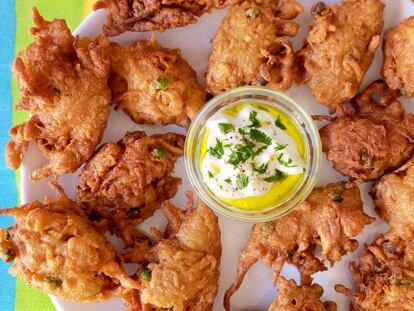 Pakoras de patata y guisantes