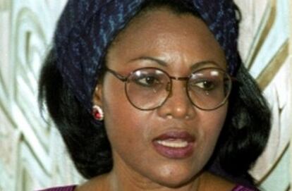 <b> Chris Anyanwu (premio 1998)</b> Un artículo sobre un intento de golpe de Estado contra el Gobierno nigeriano el 1 de marzo de 1995 provocó su condena a cadena perpetua por un tribunal militar. Tras estudiar periodis en Estados Unidos volvió a su país donde fundó el semanario en el que se publicó el artículo. Tras una oleada de protestas internacionales fue liberada tres años más tarde, el mismo en el que le fue concedido el premio. En 2007 decidió dar un paso más en su lucha por la libertad de expresión y los derechos humanos y comenzó su carrera política. Ese año fue elegida senadora.