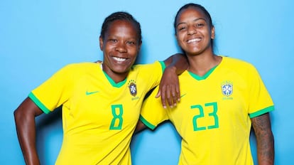 Formiga e Geyse: 20 anos separam os extremos da seleção.