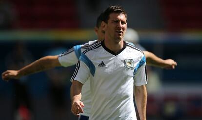 Messi participa en un entrenamiento de Argentina.