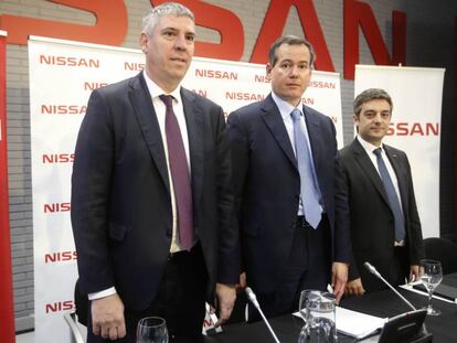 José Vicente de los Mozos, responsable industrial de Nissan-Renault; Gianluca de Ficchy, presidente europeo de Nissan; y Genís Alonso, consejero director general de Nissan en España.