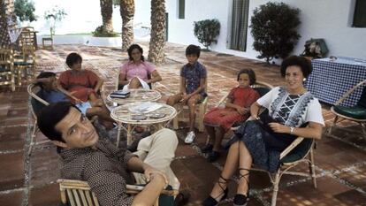 Su&aacute;rez con su familia durante la entrevista celebrada en agosto de 1976 en el Coto de Do&ntilde;ana.