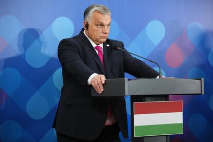 El primer ministro húngaro, Viktor Orbán, durante una rueda de prensa posterior a la cumbre del Grupo de Visegrado en Košice, Eslovaquia, el 24 de noviembre.