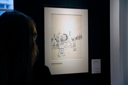 El dibujo original de la edición de 1942 de 'Tintín en América', expuesto en la casa de subastas Artcurial, en París.