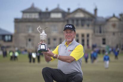 Jiménez, con el mítico trofeo.