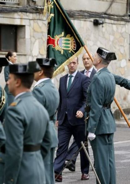 El secretario de Estado de Seguridad, Francisco Martínez, preside, junto al director general de la Guardia Civil, Arsenio Fernández de Mesa, los actos de celebración de la patrona de la Guardia Civil, este viernes en Intxaurrondo.